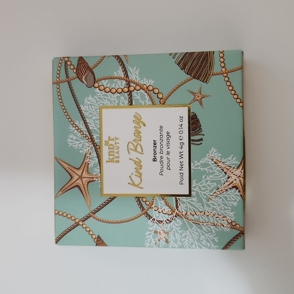 Kndr Beauty: Kind Bronze: Bronzer in Blissful Bronze - Picture 3 of 3